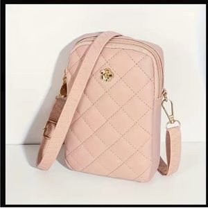NWT 🏷️ Quilted Pattern Blush Crossbody Purse 👛